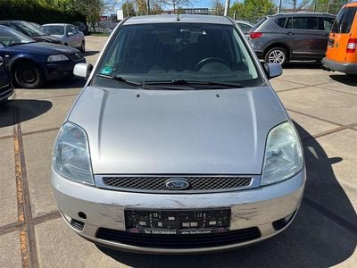 Usata Ford Fiesta 80 CV (58 kW) 2005 Argento Utilitaria