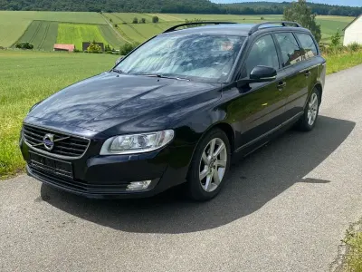 Gebraucht Volvo V70 Summum 181 PS (133 kW) 2014 Schwarz Kombi