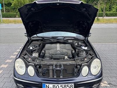 Gebraucht Mercedes E500 Avantgarde 306 PS (225 kW) 2003 Blau Limousine