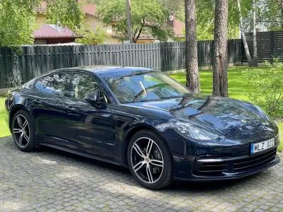 Gebraucht Porsche Panamera Turbo 330 PS (242 kW) 2018 Blau Kleinwagen