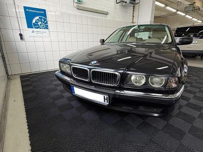 Gebraucht BMW 730 Basis 217 PS (159 kW) 1995 Schwarz Limousine