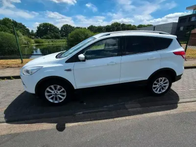 Gebraucht Ford Kuga Titanium 180 PS (132 kW) 2016 Weiß SUV