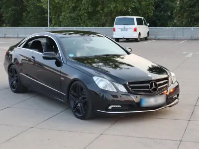 Gebraucht Mercedes E350 231 PS (169 kW) 2010 Schwarz Coupé