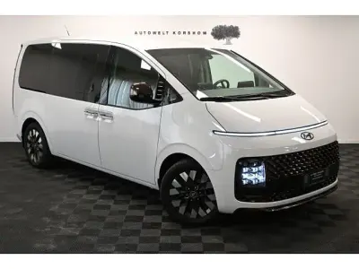 Gebraucht Hyundai Staria Signature 177 PS (130 kW) 2022 Van / Kleinbus