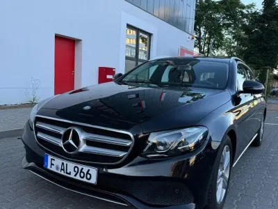 Gebraucht Mercedes E220 Avantgarde 194 PS (142 kW) 2017 Schwarz Kombi