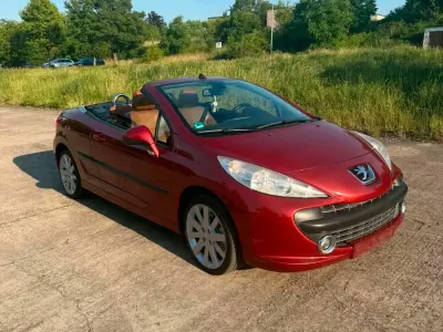 Gebraucht Peugeot 207 CC 120 PS (88 kW) 2008 Rot Cabrio