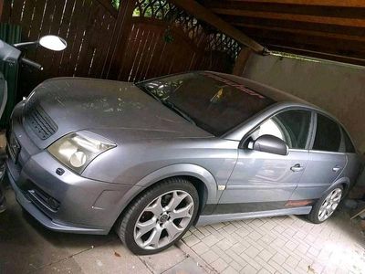 Begagnad Opel Vectra GTS 211 HK (155 kW) 2004 Grå Sportkupé