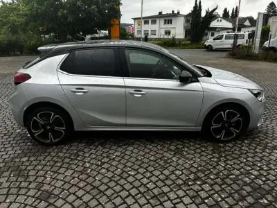 Gebraucht Opel Corsa Elegance 101 PS (74 kW) 2022 Kristallsilber Kleinwagen
