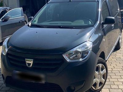 Schwarz Gebraucht 2015 Dacia Dokker Van / Kleinbus | 6.500 € (Etwas zu teuer)