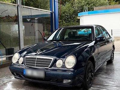 Mercedes E270