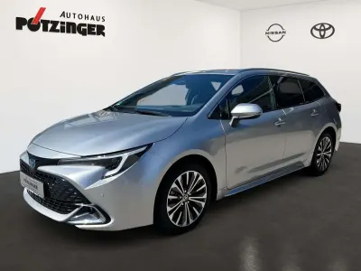 Gebraucht Toyota Corolla Team 140 PS (102 kW) 2023 Shimmering silver met. Kombi