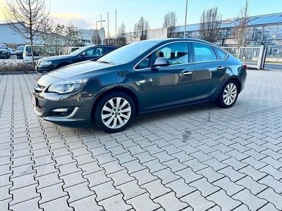 Gebraucht Opel Astra 140 PS (102 kW) 2013 Limousine