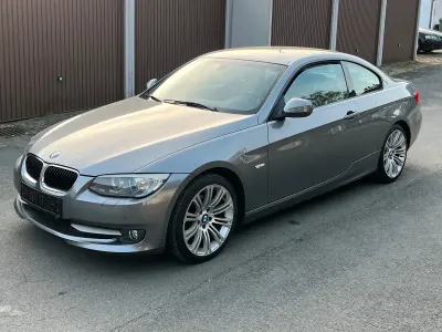 Gebraucht BMW 320 Comfort Edition 170 PS (125 kW) 2011 Spacegrau metallic Coupé