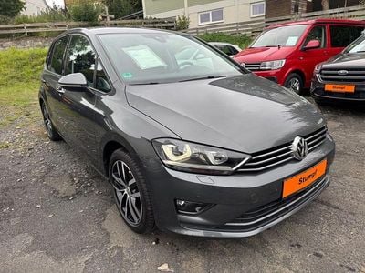 Grau Gebraucht 2018 VW Golf Sportsvan Sound Van / Kleinbus | 16.950 € (Fairer Preis)
