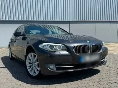 Gebraucht BMW 530 258 PS (189 kW) 2010 Grau Limousine