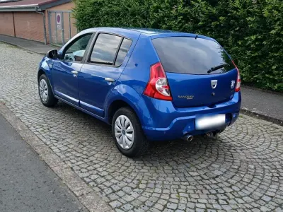 Gebraucht Dacia Sandero 75 PS (55 kW) 2009 Blau Kombi