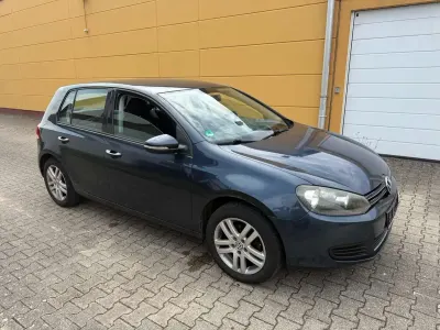 Gebraucht VW Golf VI Trendline 105 PS (77 kW) 2010 Blau Limousine