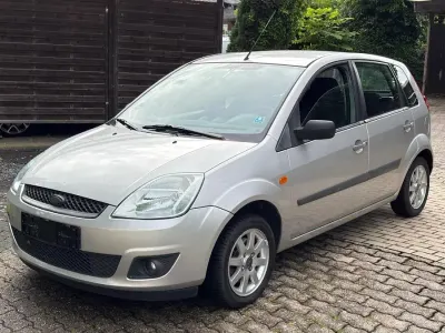 Gebraucht Ford Fiesta 60 PS (44 kW) 2006 Silber Kleinwagen