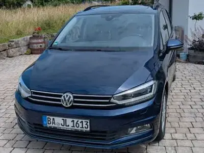 Gebraucht VW Touran Comfortline 150 PS (110 kW) 2016 Blau Van / Kleinbus