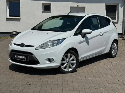 Gebraucht Ford Fiesta Titanium 82 PS (60 kW) 2011 Weiß Kleinwagen