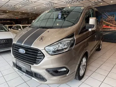 Gebraucht Ford Tourneo 185 PS (136 kW) 2022 Gold Van / Kleinbus