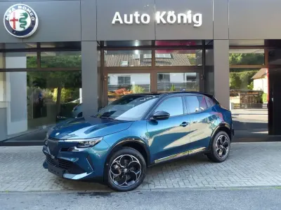 Neu Alfa Romeo Junior Ti 145 PS (106 kW) 2026 Blu navigli dach schwarz SUV