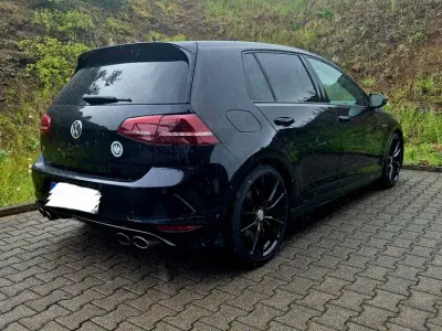 Second-hand VW Golf VII R 300 CP (220 kW) 2016 Negru Berlinǎ