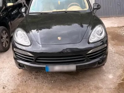 Gebraucht Porsche Cayenne 239 PS (175 kW) 2010 Schwarz SUV