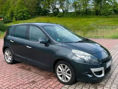Gebraucht Renault Scénic III 130 PS (95 kW) 2011 Schwarz Van / Kleinbus