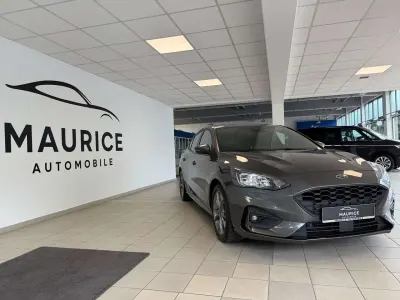 Gebraucht Ford Focus ST-Line 125 PS (91 kW) 2020 Magneticgrau (metallic) Limousine