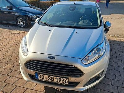 Silber Gebraucht 2016 Ford Fiesta Limousine | 8.590 € (Fairer Preis)