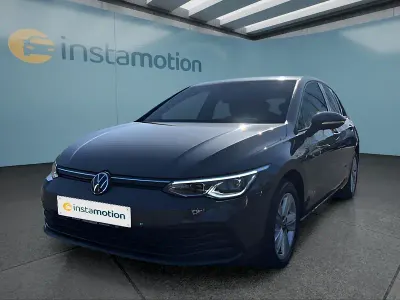 Używany VW Golf VIII 131 KM (96 kW) 2023 Szary Hatchback
