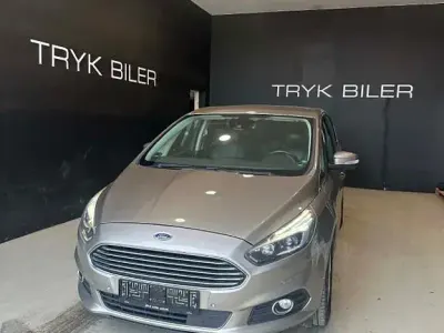 Gebraucht Ford S-MAX Titanium 209 PS (153 kW) 2016 Silber Van / Kleinbus