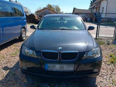Second-hand BMW 320 150 CP (110 kW) 2007 Negru Berlinǎ