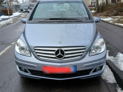 Gebraucht Mercedes B200 140 PS (102 kW) 2006 Grün Van / Kleinbus