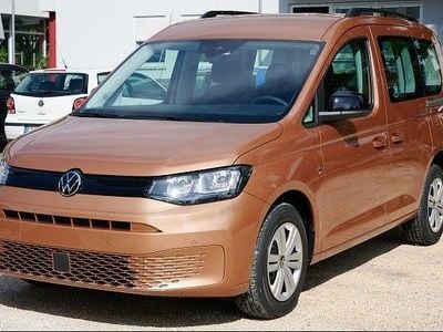 Neu VW Caddy Life 116 PS (85 kW) 2026 Gold Van / Kleinbus