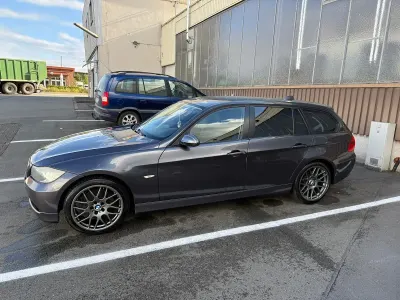 Gebraucht BMW 320 177 PS (130 kW) 2008 Grau Kombi