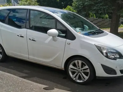 Gebraucht Opel Meriva Innovation 140 PS (102 kW) 2011 Weiß Van / Kleinbus