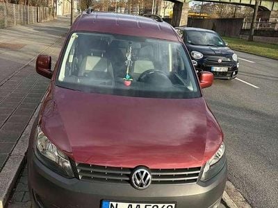 Gebraucht VW Caddy Team 109 PS (80 kW) 2013 Rot Van / Kleinbus