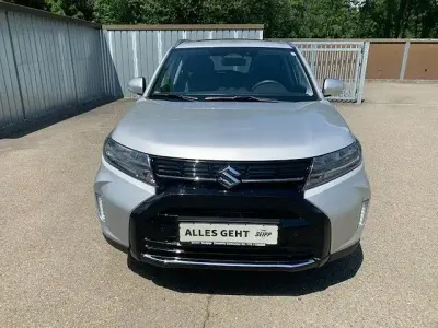 Gebraucht Suzuki Vitara Comfort+ 129 PS (94 kW) 2025 Silber SUV