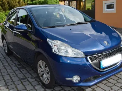 Gebraucht Peugeot 208 Active 68 PS (50 kW) 2013 Blau Kleinwagen