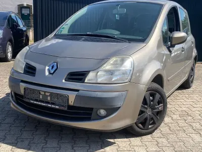 Gebraucht Renault Modus Avantage 75 PS (55 kW) 2008 Braun Van / Kleinbus