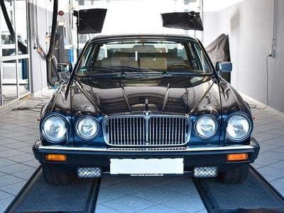 Second-hand Jaguar XJ12 264 CP (194 kW) 1991 Albastru Berlinǎ