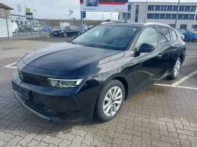 Usata Opel Astra Elegance 131 CV (96 kW) 2023 Nero Utilitaria