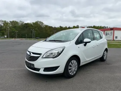 Gebraucht Opel Meriva Selection 101 PS (74 kW) 2017 Weiß Van / Kleinbus