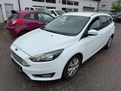 Gebraucht Ford Focus Titanium 120 PS (88 kW) 2017 Weiß Kombi