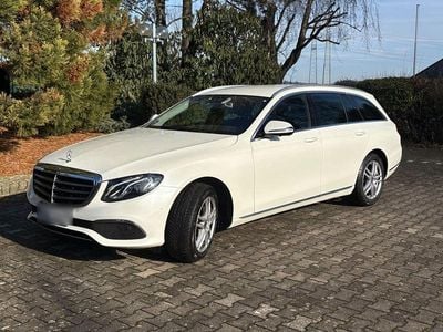 Gebraucht Mercedes E220 194 PS (142 kW) 2018 Silber Kombi