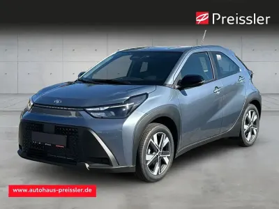 Neu Toyota Aygo X Active 117 PS (86 kW) 2026 Grau SUV