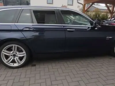 Gebraucht BMW 530 258 PS (189 kW) 2011 Blau Kombi