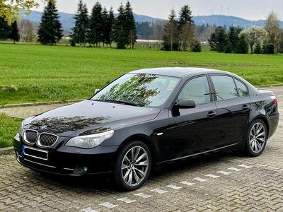 Gebraucht BMW 525 Exclusive 197 PS (144 kW) 2008 Schwarz Limousine